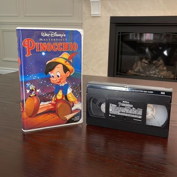 ✨HOST PICK✨ Disney’s Original Pinocchio Masterpiece collection 1940 on VHS Rest… - Picture 4 of 4